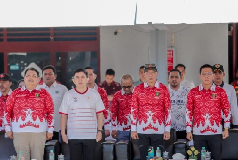 Gubernur Mirza Buka Piala Panahan Pelajar dan Umum 2025