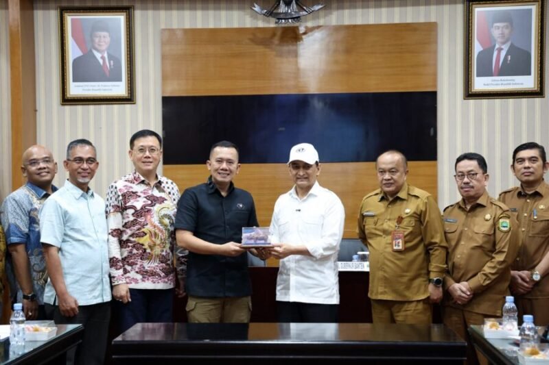 kunjungan Bapemperda DPRD Provinsi Sumatera Utara di Ruang Rapat Sekretariat Daerah Provinsi Banten