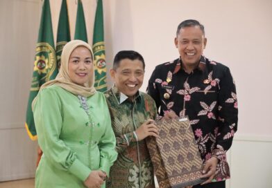 Tri Adhianto Apresiasi Moch. Yuli Hadi, Sambut Optimis Kepemimpinan Riska Widiana di PN Bekasi