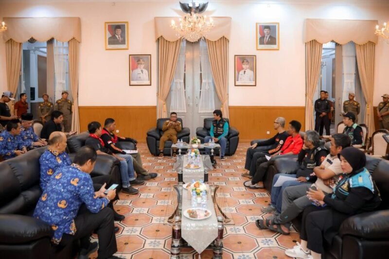 Gubernur Banten Andra Soni menerima Perwakilan Komunitas Ojol Provinsi Banten