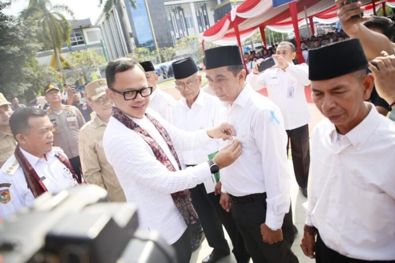 Wamendagri Bima Arya menghadiri acara Pelantikan Ketua RT Serentak dan Retret Ketua RT se-Kota Jambi