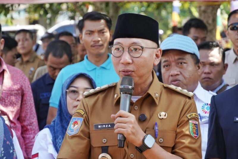 Gubernur Rahmat Mirzani Djausal meluncurkan Program Desaku Maju