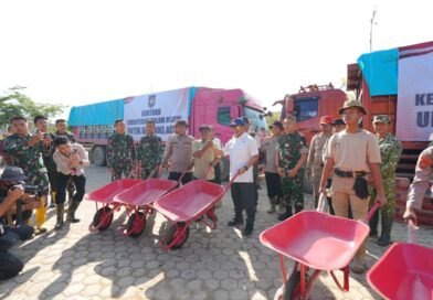 Mendagri Serahkan Bantuan Gerobak Dorong dan Logistik untuk Percepatan Pemulihan Pascabencana di Aceh Tamiang