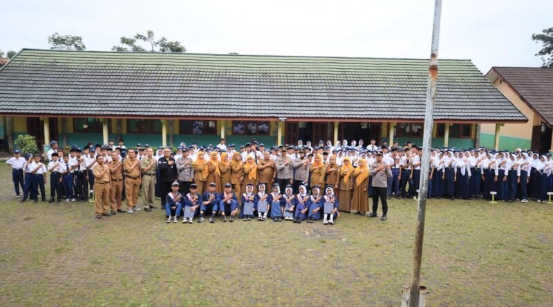 Polda Banten Gelar Upacara SMP Sederajat Bertema Pencegahan Narkoba dan Kenakalan Remaja