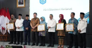 Penguatan Tata Kelola dan Pemberdayaan Desa, Bupati Pandeglang Terima Penghargaan Nasional