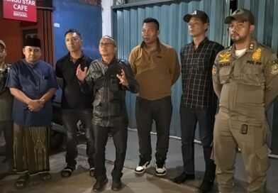 Camat Bekasi Barat Tutup 15 Kafe di Pasar Bintara Selama Ramadan Camat Bekasi Barat Tutup 15 Kafe di Pasar Bintara Selama Ramadan