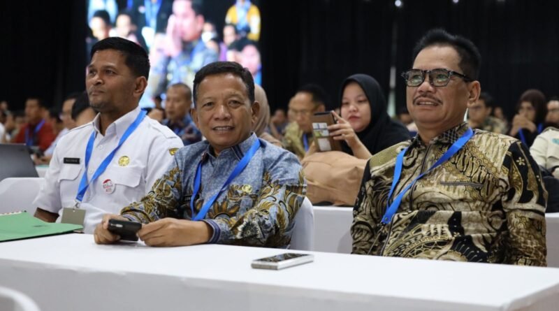 Sekda Kota Bekasi Hadiri Rakornas Pengelolaan Sampah 2026, Tegaskan Komitmen Penanganan Darurat Sampah Nasional Sekda Kota Bekasi Hadiri Rakornas Pengelolaan Sampah 2026, Tegaskan Komitmen Penanganan Darurat Sampah Nasional