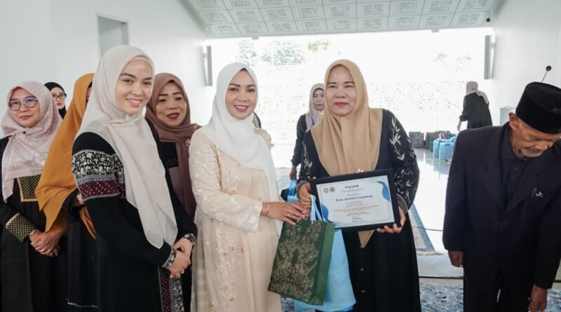 Bunda PAUD Lampung Buka Pengajian Akbar IGTKI se-Provinsi di Masjid Raya Al Bakrie Bunda PAUD Lampung Buka Pengajian Akbar IGTKI se-Provinsi di Masjid Raya Al Bakrie