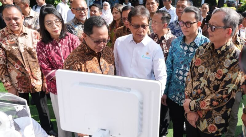 Mendagri Tito Karnavian: Bantuan Ambulans Bukti Kuatnya Gotong Royong Nasional