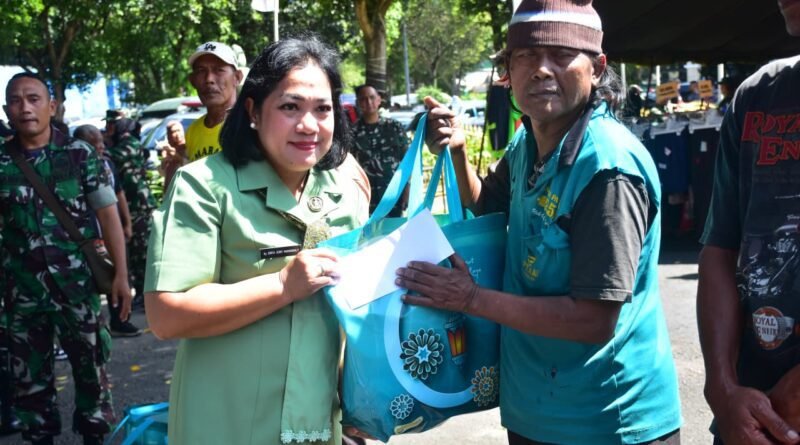 Korem 072/Pamungkas Gelar Bazar Ramadhan TNI, Warga Berburu Sembako Murah