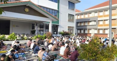 Shalat Idulfitri di UWM Berlangsung Khidmat, Perkuat Silaturahmi Civitas Akademika