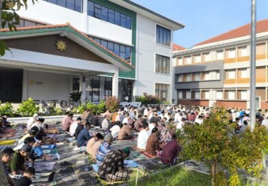 Shalat Idulfitri di UWM Berlangsung Khidmat, Perkuat Silaturahmi Civitas Akademika