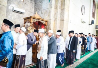Achmad Dimyati Natakusumah Disambut Hangat Warga, Momen Idulfitri di Pandeglang Penuh Haru Achmad Dimyati Natakusumah Disambut Hangat Warga, Momen Idulfitri di Pandeglang Penuh Haru