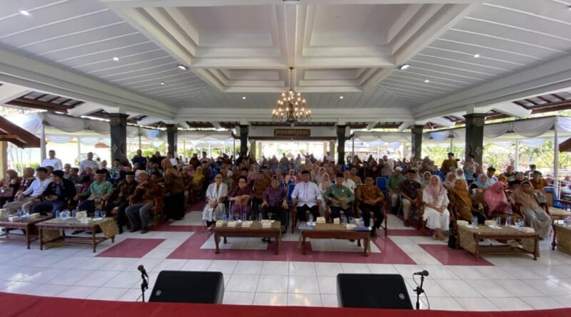 Trah Prawirosentiko Gelar Silaturahmi Keluarga Besar di Sleman Trah Prawirosentiko Gelar Silaturahmi Keluarga Besar di Sleman