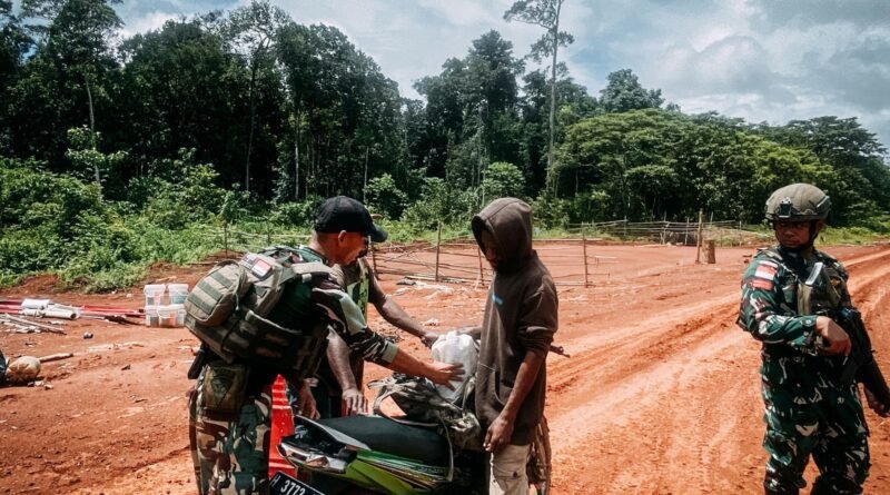 Yonif 403/WP Bongkar Penyelundupan Ganja di Wilayah Perbatasan Indonesia–PNG Yonif 403/WP Bongkar Penyelundupan Ganja di Wilayah Perbatasan Indonesia–PNG