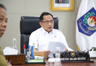 Mendagri Tito Terbitkan SE Transformasi Budaya Kerja ASN, Terapkan WFH Setiap Jumat Mendagri Tito Terbitkan SE Transformasi Budaya Kerja ASN, Terapkan WFH Setiap Jumat