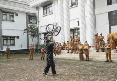Bupati Dewi Setiani Lepas Atlet BMX Pandeglang Ainul Fajri ke Ajang Internasional di Malaysia