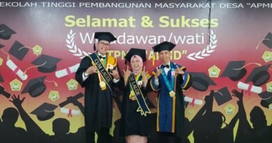 Tiga Pamong Condongcatur Diwisuda, Bukti Peningkatan Kapasitas SDM