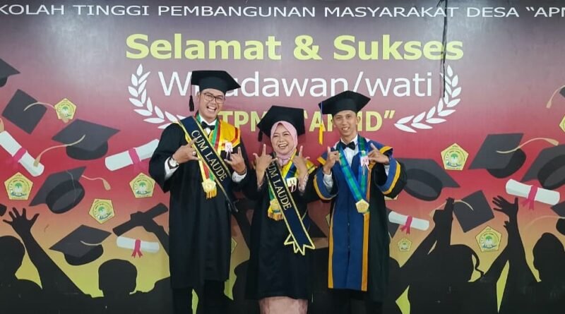 Tiga Pamong Condongcatur Diwisuda, Bukti Peningkatan Kapasitas SDM