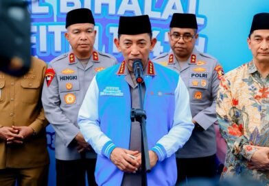 Kapolri Hadiri Halal Bihalal KSPSI, Tekankan Sinergi Buruh dan Pengusaha Kapolri Hadiri Halal Bihalal KSPSI, Tekankan Sinergi Buruh dan Pengusaha