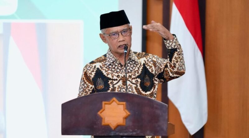 Orasi Ilmiah di UMY, Haedar Nashir Tekankan Pendekatan Integratif Ilmu Politik