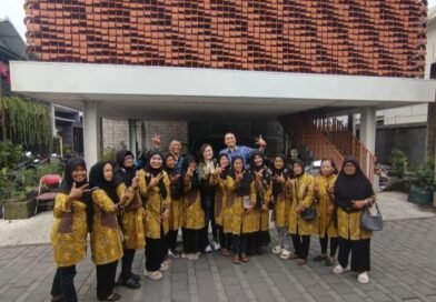 Kunjungi Pringwulung dan Pringgodani, Wamen Ekraf Apresiasi Ekosistem Ekonomi Kreatif Lokal