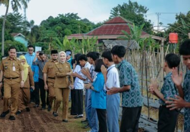 Wagub Jihan Nurlela Panen Raya Melon Smart Greenhouse Berbasis IoT di SMK SPP Lampung Selatan