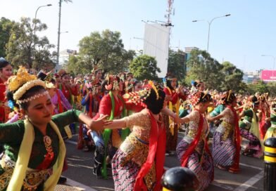 Ribuan Penari Kuasai CFD Bekasi dalam Perayaan Hari Tari Sedunia