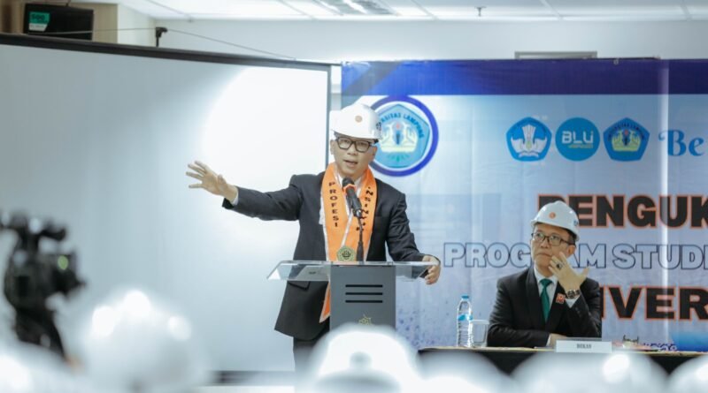 Gubernur Lampung Raih Wisudawan Terbaik I Program Profesi Insinyur Unila