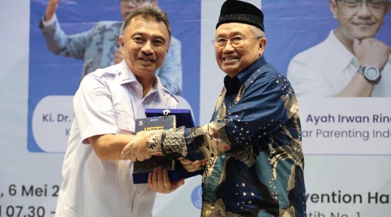 Wawali Bekasi Buka Seminar Nasional Pendidikan 2026, Tekankan Kolaborasi Wujudkan Pendidikan Bermutu