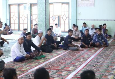 Herman Deru Safari Jumat di Musi Rawas, Serahkan Bantuan untuk Masjid Muhajirin