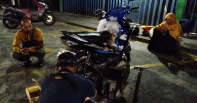 Divisi STAK Team Tambal Ban Berikan Bantuan Gratis bagi Pengendara di Jalan