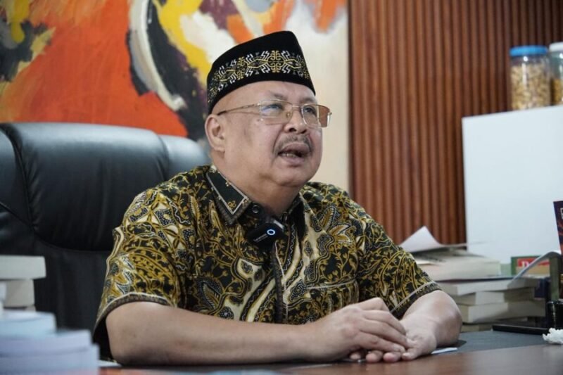 Komjen Pol. Prof. Dr. Cryshnanda Dwilaksana (Ketua Pusat Studi Ilmu Kepolisian).