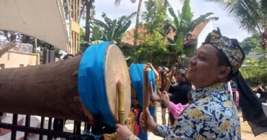 Adde Rosi Ajak Generasi Muda Lestarikan Tradisi Ngadu Bedug di Pandeglang