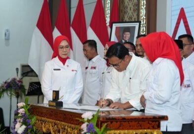 Gubernur Herman Deru Lantik Pengurus PMI Empat Daerah, Perkuat Sinergi Kemanusiaan Gubernur Herman Deru Lantik Pengurus PMI Empat Daerah, Perkuat Sinergi Kemanusiaan