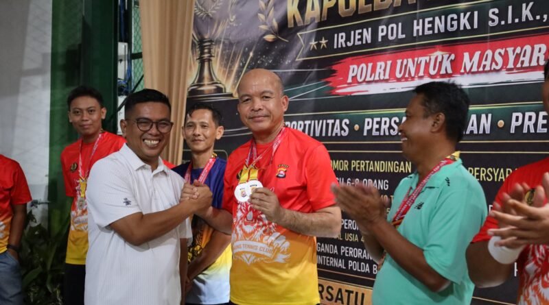 Kejuaraan Tenis Kapolda Cup Hari Bhayangkara ke-80 Perkuat Soliditas Antarinstansi di Banten Kejuaraan Tenis Kapolda Cup Hari Bhayangkara ke-80 Perkuat Soliditas Antarinstansi di Banten