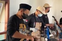 Peserta mendapatkan fasilitas asah pisau gratis. Sebanyak 200 pisau milik peserta diasah sesuai standart