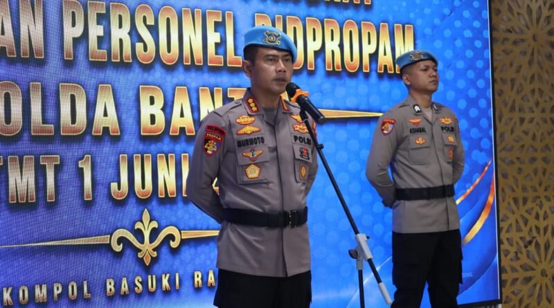 Polda Banten Berikan Kenaikan Pangkat Pengabdian kepada Personel Berprestasi