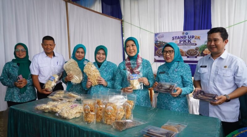 Feby Herman Deru Monitoring 10 Program Pokok PKK di Muratara, Resmikan Galeri UMKM