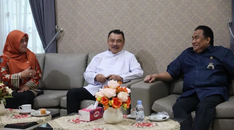 Plh Wali Kota Harris Bobihoe dan BKSAP DPR RI Bahas Strategi UMKM Menembus Pasar Global