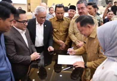 Rapat dengan DPR RI, Mendagri Paparkan Solusi Penataan PPPK di Daerah