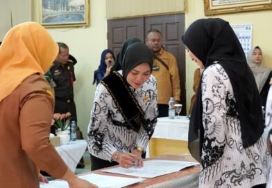 Purnama Wulan Sari Mirza Lantik Lima Ibunda Guru Kabupaten, Perkuat Pendampingan Pendidikan Purnama Wulan Sari Mirza Lantik Lima Ibunda Guru Kabupaten, Perkuat Pendampingan Pendidikan