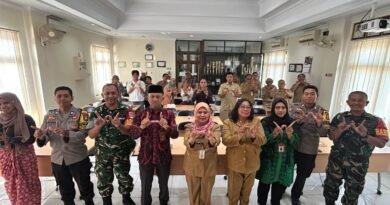Fakultas Hukum UWM Edukasi Masyarakat Bijak Bermedsos Sekaligus Perluas Akses Beasiswa Fakultas Hukum UWM Edukasi Masyarakat Bijak Bermedsos Sekaligus Perluas Akses Beasiswa