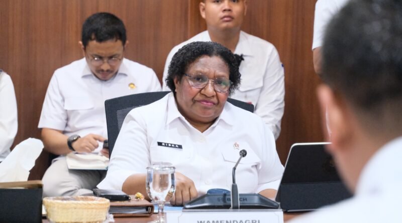 Wamendagri Ribka Haluk Pastikan Pemerintah Kawal Pembangunan KSPEAN Papua Selatan Wamendagri Ribka Haluk Pastikan Pemerintah Kawal Pembangunan KSPEAN Papua Selatan