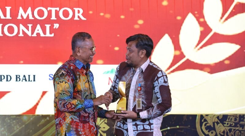 Program Sekolah Gratis Antar Gubernur Banten Andra Soni Raih Penghargaan Nasional