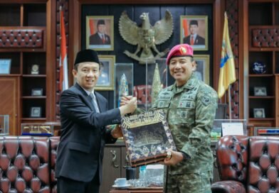 Gubernur Mirza Apresiasi Dedikasi Kolonel Marinir Supriadi Tarigan dalam Mendukung Pembangunan Lampung Gubernur Mirza Apresiasi Dedikasi Kolonel Marinir Supriadi Tarigan dalam Mendukung Pembangunan Lampung