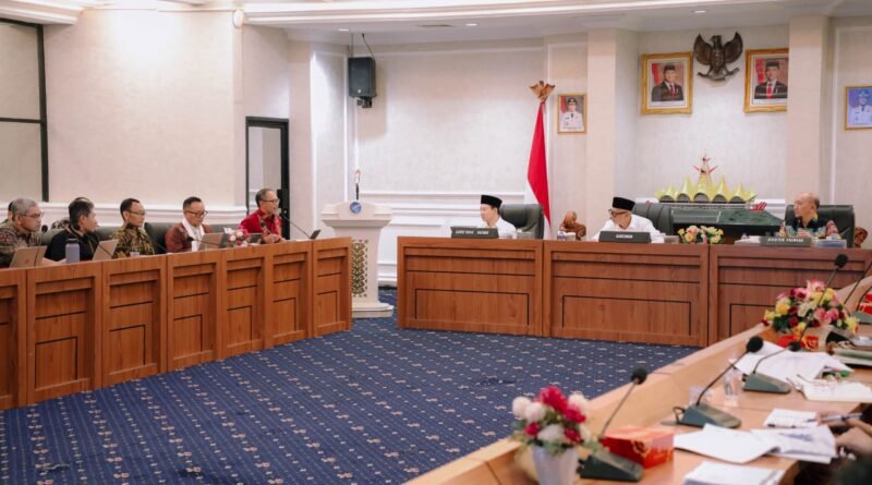 Gubernur Mirza Pimpin Rapat Pengembangan Ekonomi Daerah, Dorong Percepatan Pertumbuhan Ekonomi