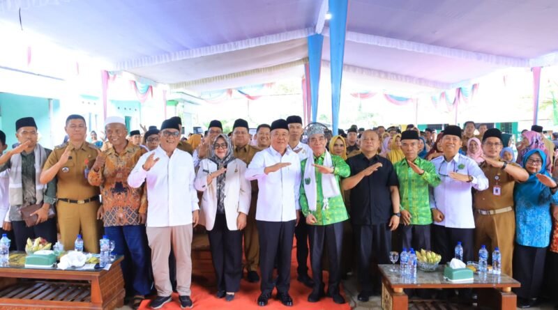 Cik Ujang: Pesantren Jadi Pilar Pembentukan Generasi Unggul dan Berkarakter Cik Ujang: Pesantren Jadi Pilar Pembentukan Generasi Unggul dan Berkarakter