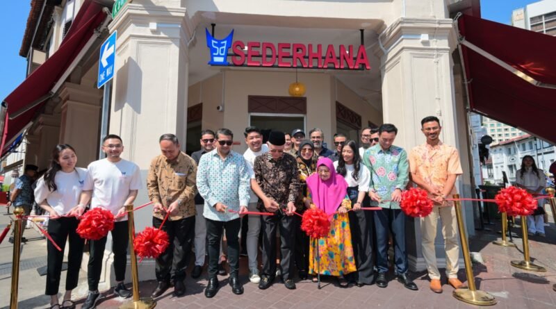 Kuliner Minang Mendunia, Menteri Ekraf Resmikan Restoran Sederhana di Singapura Kuliner Minang Mendunia, Menteri Ekraf Resmikan Restoran Sederhana di Singapura