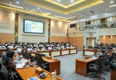 Menteri Ekraf sampaikan 3 Flagship Program pada Raker DPR RI Menteri Ekraf sampaikan 3 Flagship Program pada Raker DPR RI
